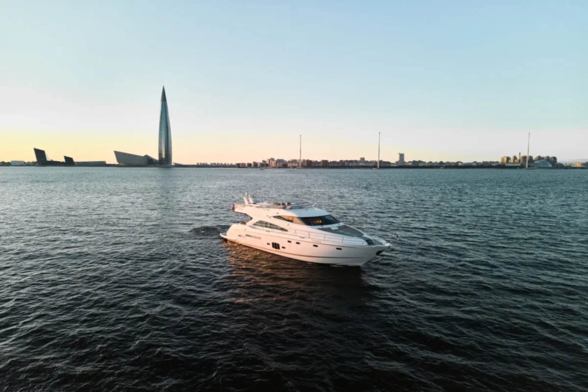 Яхта FAIRLINE 65 image- 2